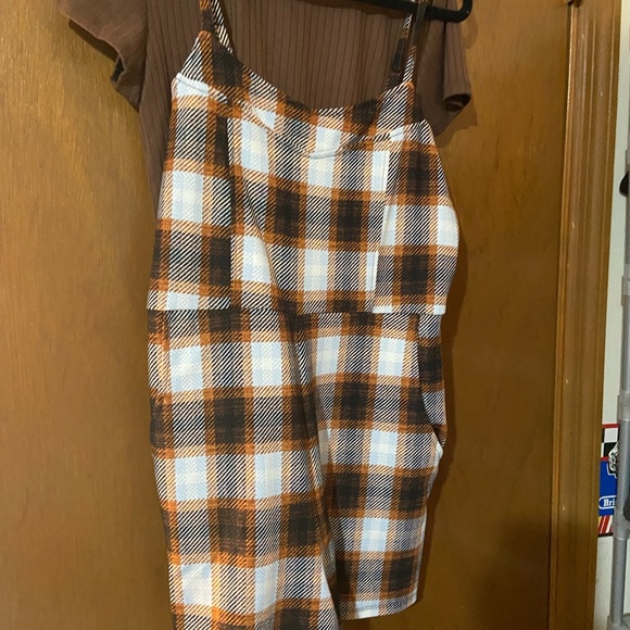 Two piece - Picture 3 of 3